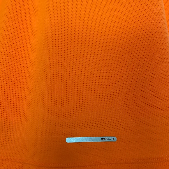 Nike drifit flourescent tank top (M) - Picture 8 of 8
